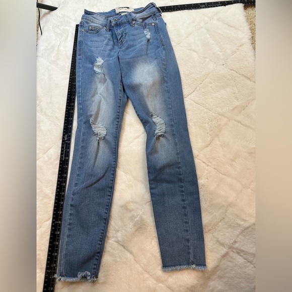 Altar’d State 24/0 women’s Juniors jeans size 0 distressed denim - Picture 1 of 5